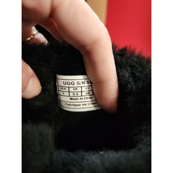 UGG Women Bailey Button Bling Black Boots Size 7 Sheepskin Shearling S/N 5803 - Picture 11 of 13